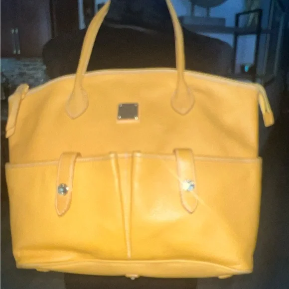 Dooney & Bourke Yellow Leather Tote Bag with Structured Design - Picture 2 of 6